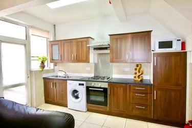 5 bed flat, South Grove, Ardwick, Manchester, M130AU - Image 5